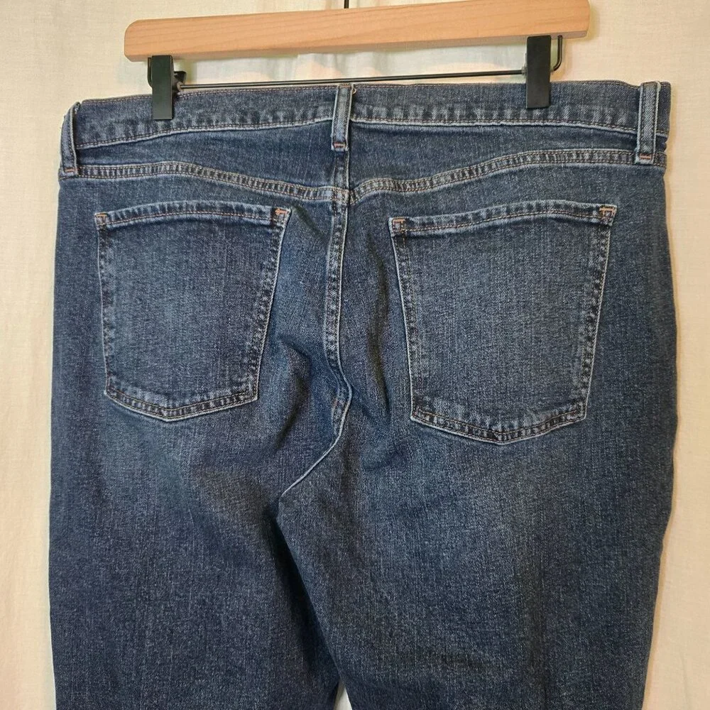 Old Navy jeans womens 14 medium-wash blue mid-rise boyfriend